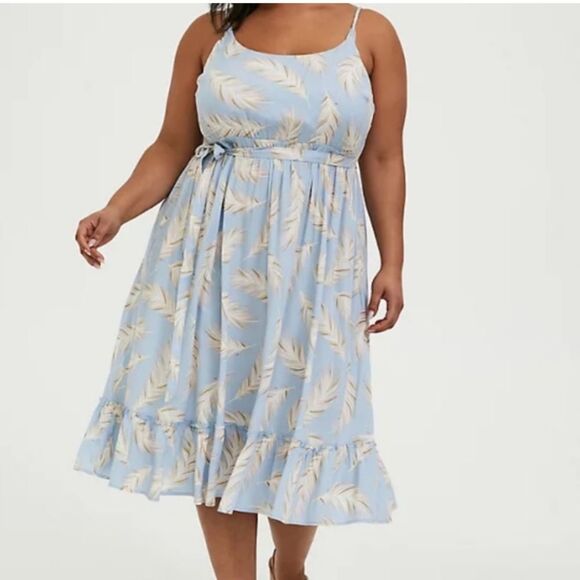 Torrid LIGHT BLUE FEATHER CHALLIS TIE MIDI DRESS 00 M 10 - Picture 2 of 7